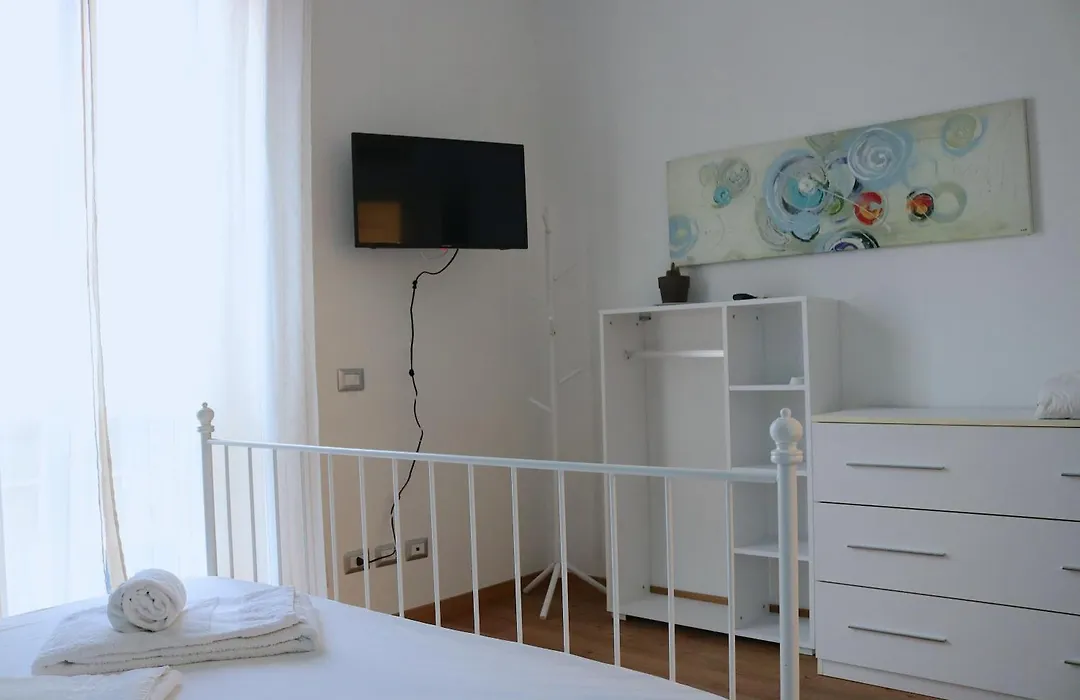 Lovely Navigli Studio With Balcony - Via Carlo Torre-1